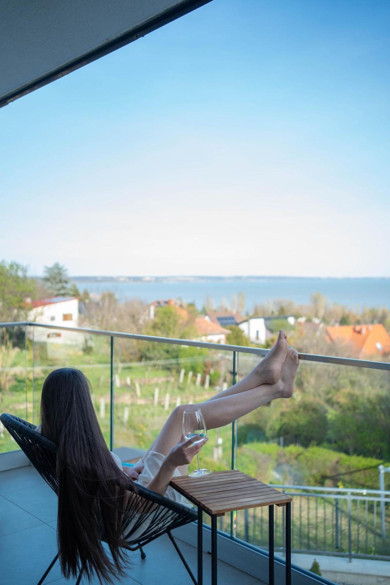 Lake Spirit Boutique Apartments Balatonalmadi Exterior photo