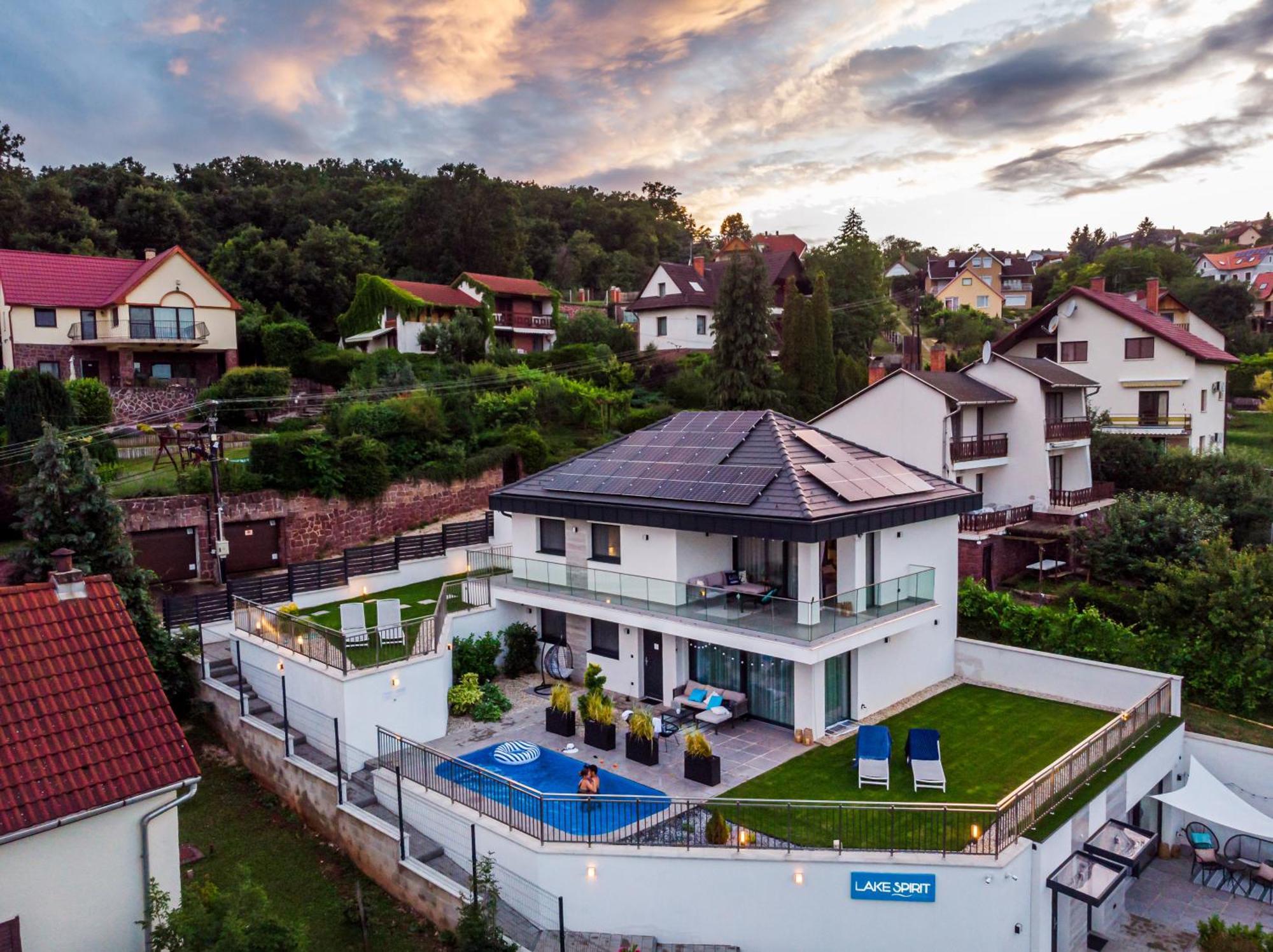 Lake Spirit Boutique Apartments Balatonalmadi Exterior photo